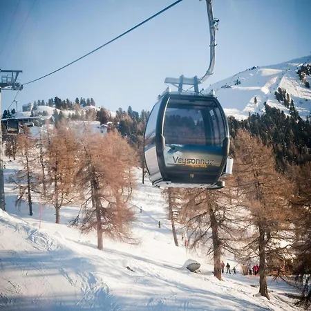 Authentic With Mountain View 아파트 베이소나츠