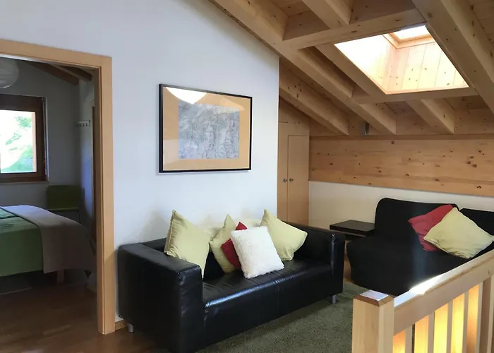 Authentic With Mountain View 아파트 *