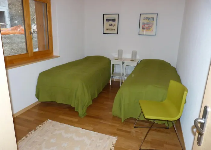 Authentic With Mountain View 아파트