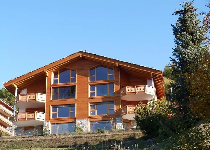 Authentic With Mountain View 아파트 *